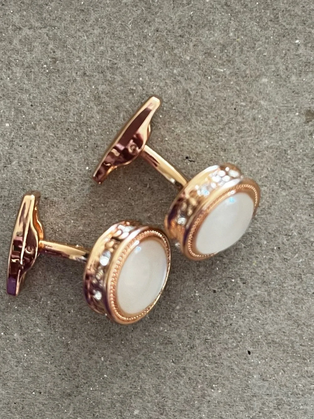 N/A sofisticated gold